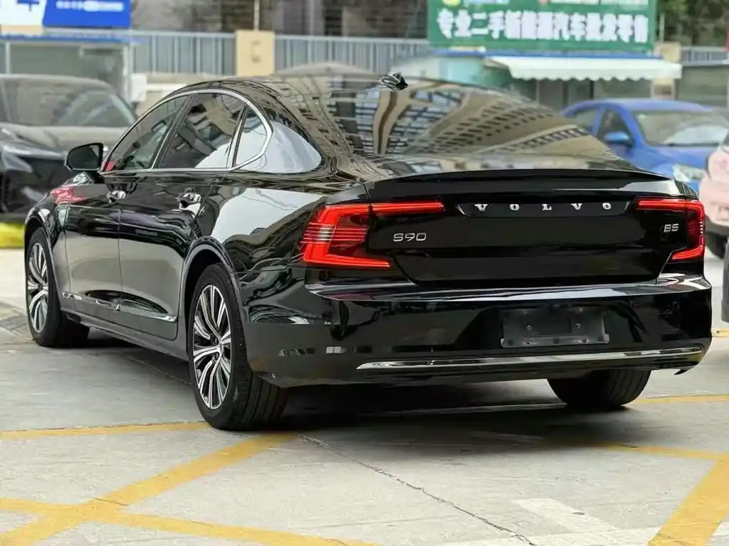 VOLVO S90 2021