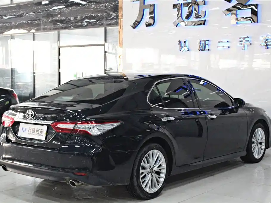 TOYOTA CAMRY 2018