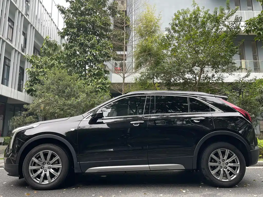 CADILLAC XT4 2021