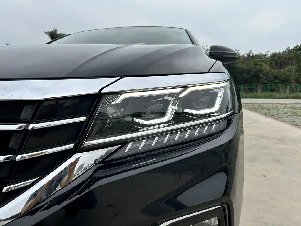 VOLKSWAGEN PASSAT 2020
