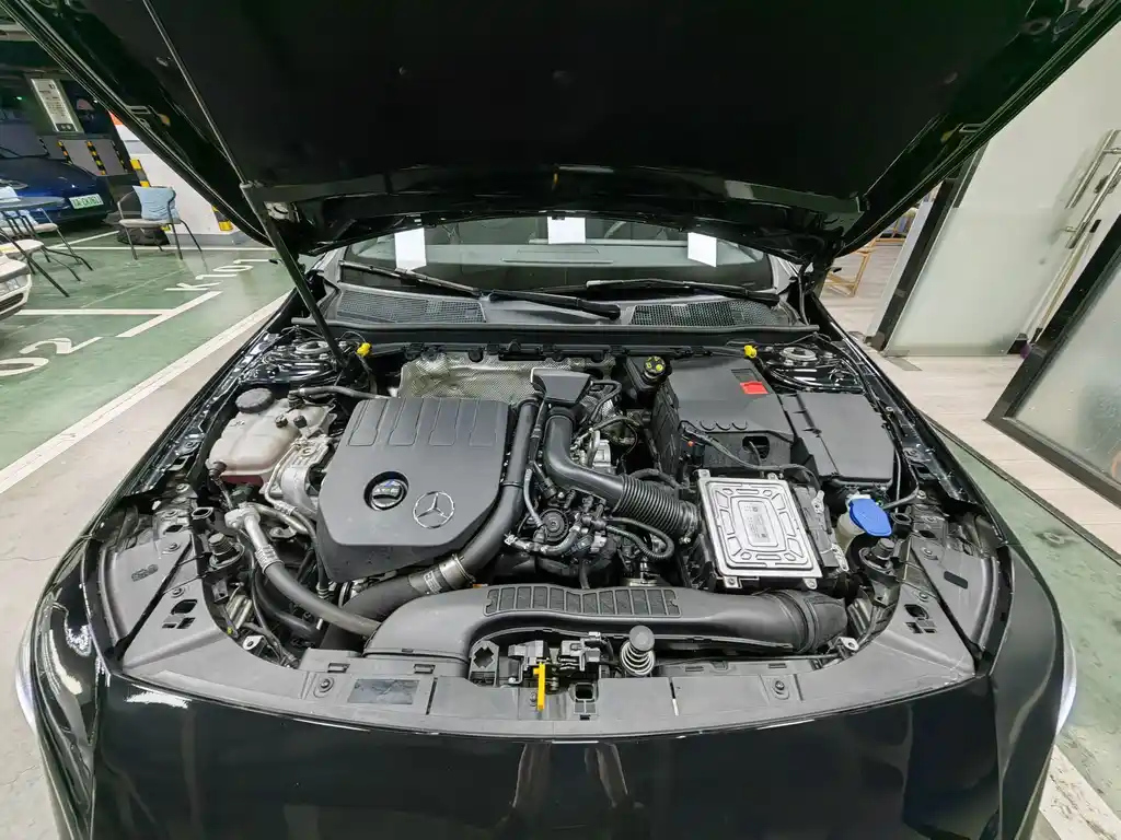 MERCEDES BENZ CLA 2023