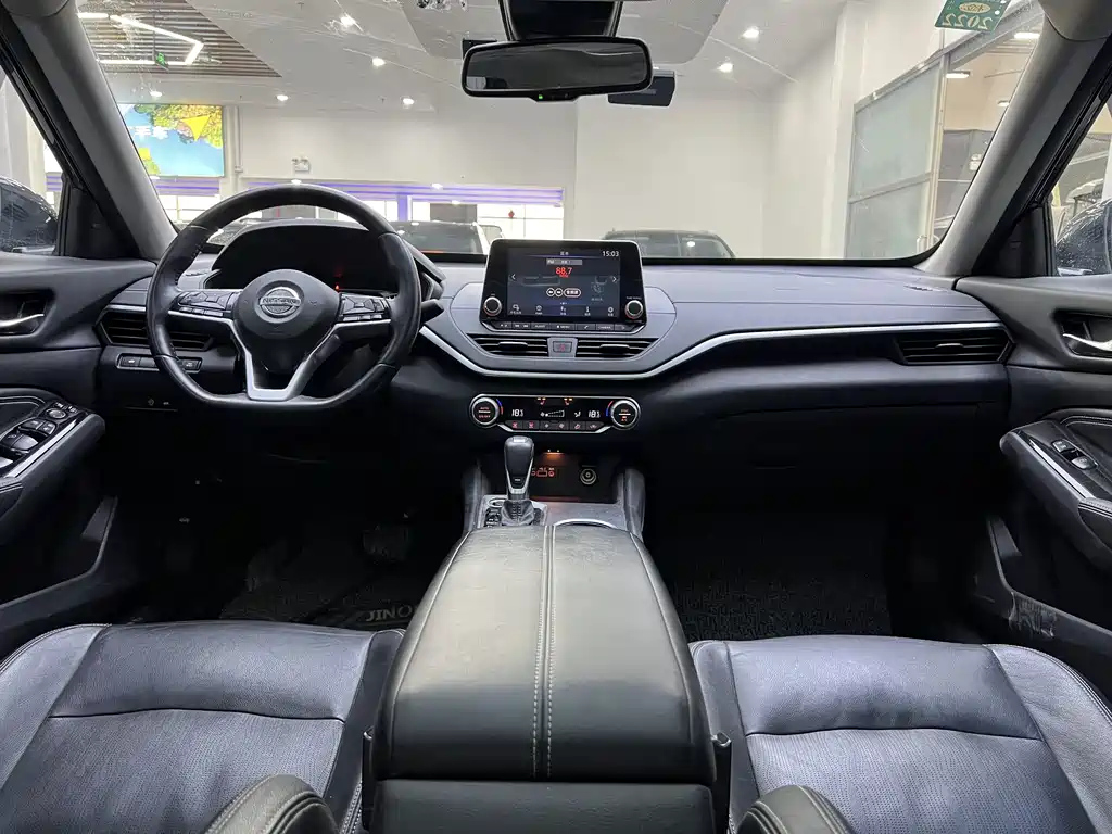 NISSAN TEANA 2020