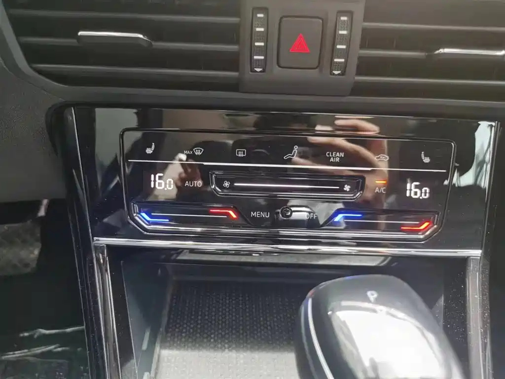 VOLKSWAGEN PASSAT 2021