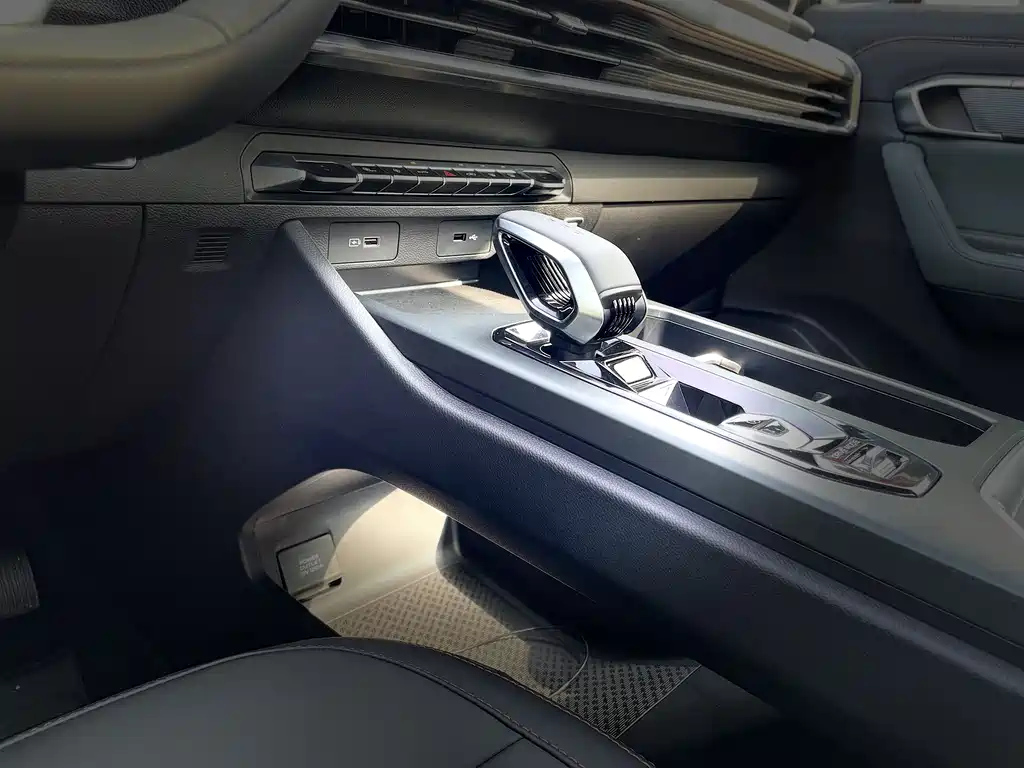 GEELY AUTO HAOYUE L 2023