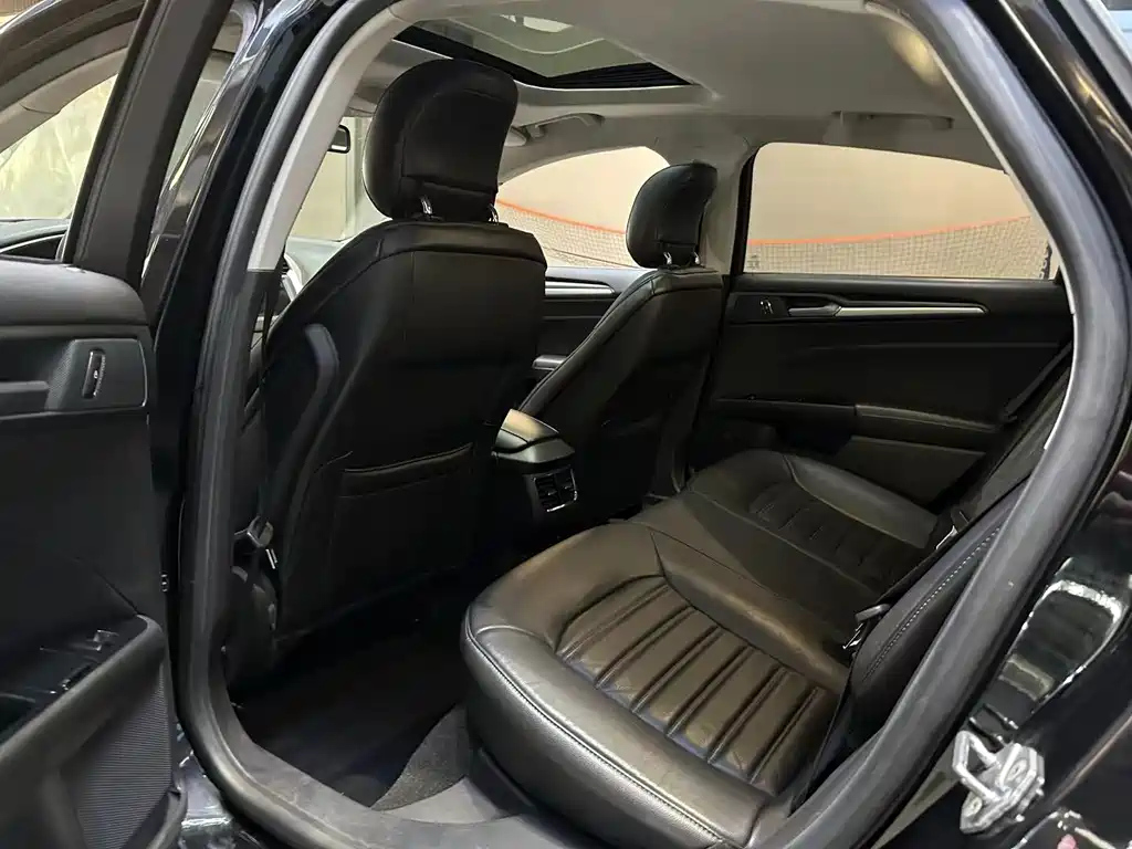 FORD MONDEO 2015