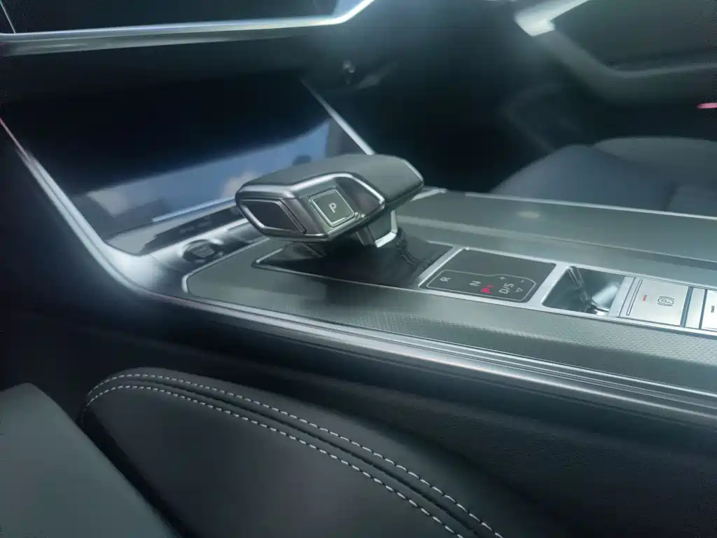 AUDI A6L 2023