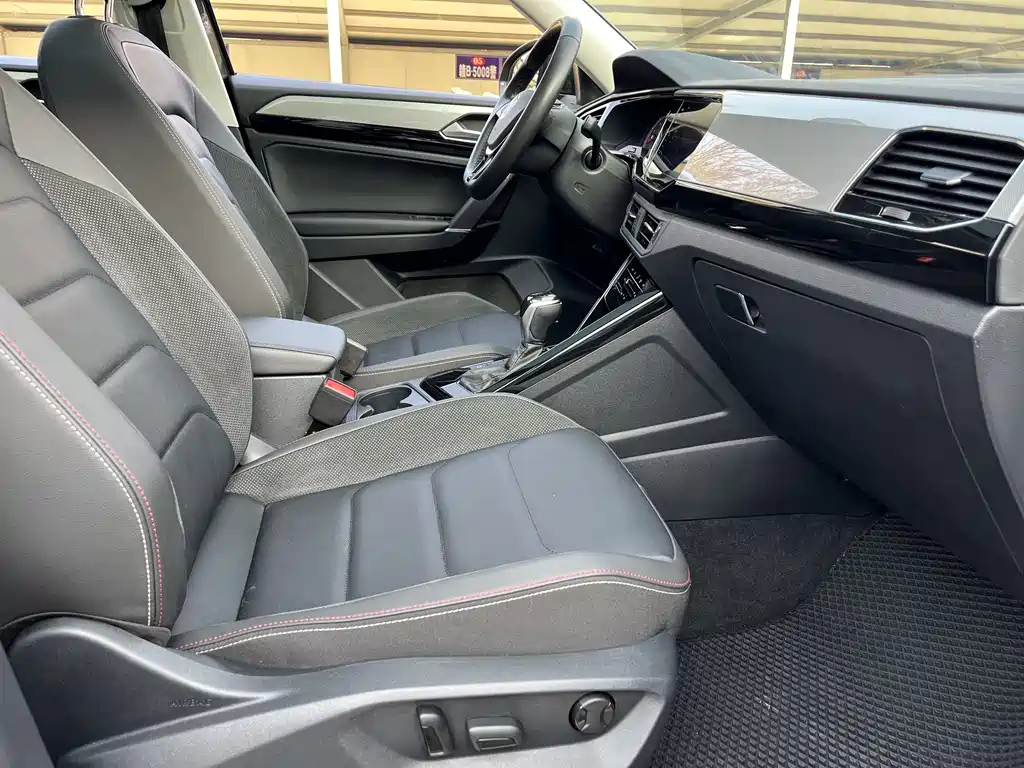 VOLKSWAGEN TAYRON 2021