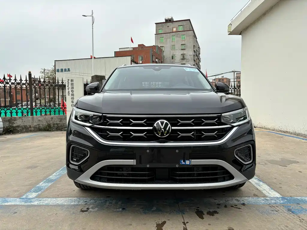 VOLKSWAGEN TAYRON 2023