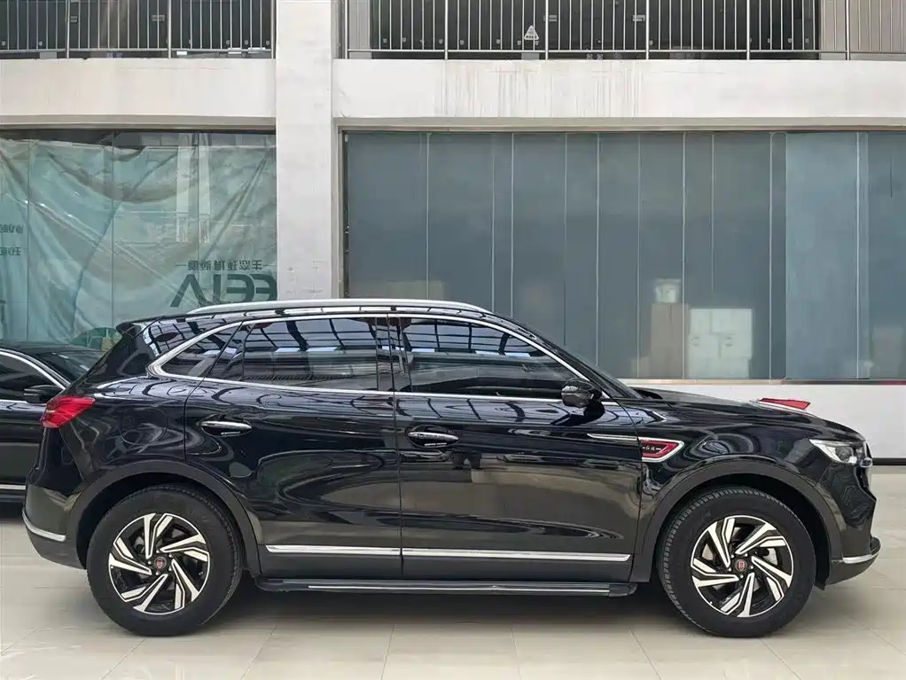 HONGQI HS5 2022