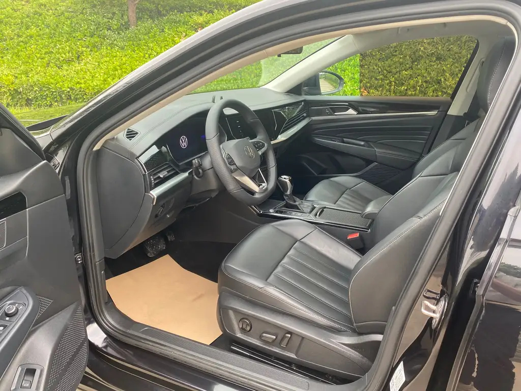 VOLKSWAGEN PASSAT 2022