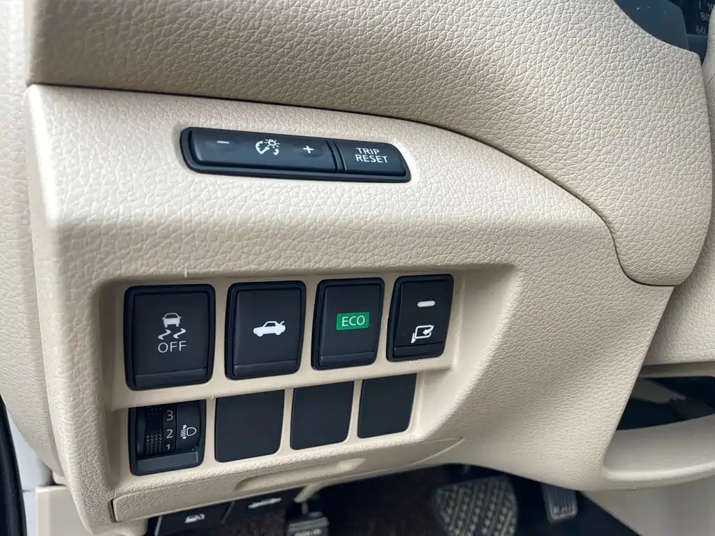 NISSAN TEANA 2018