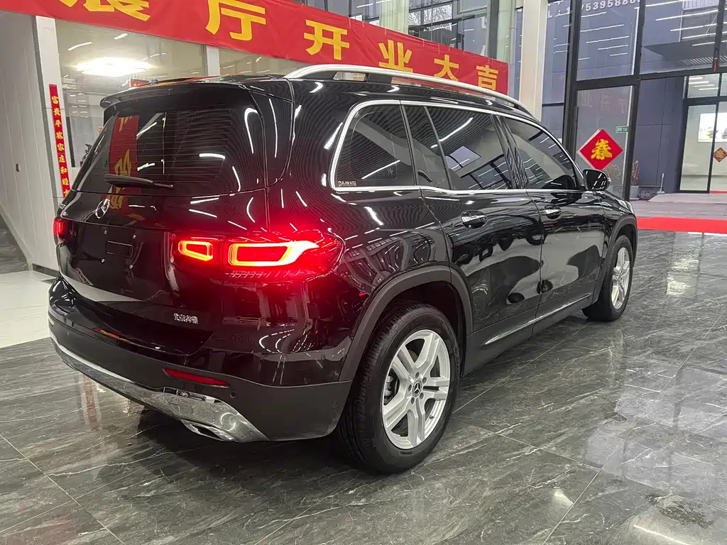 MERCEDES BENZ GLB 2023