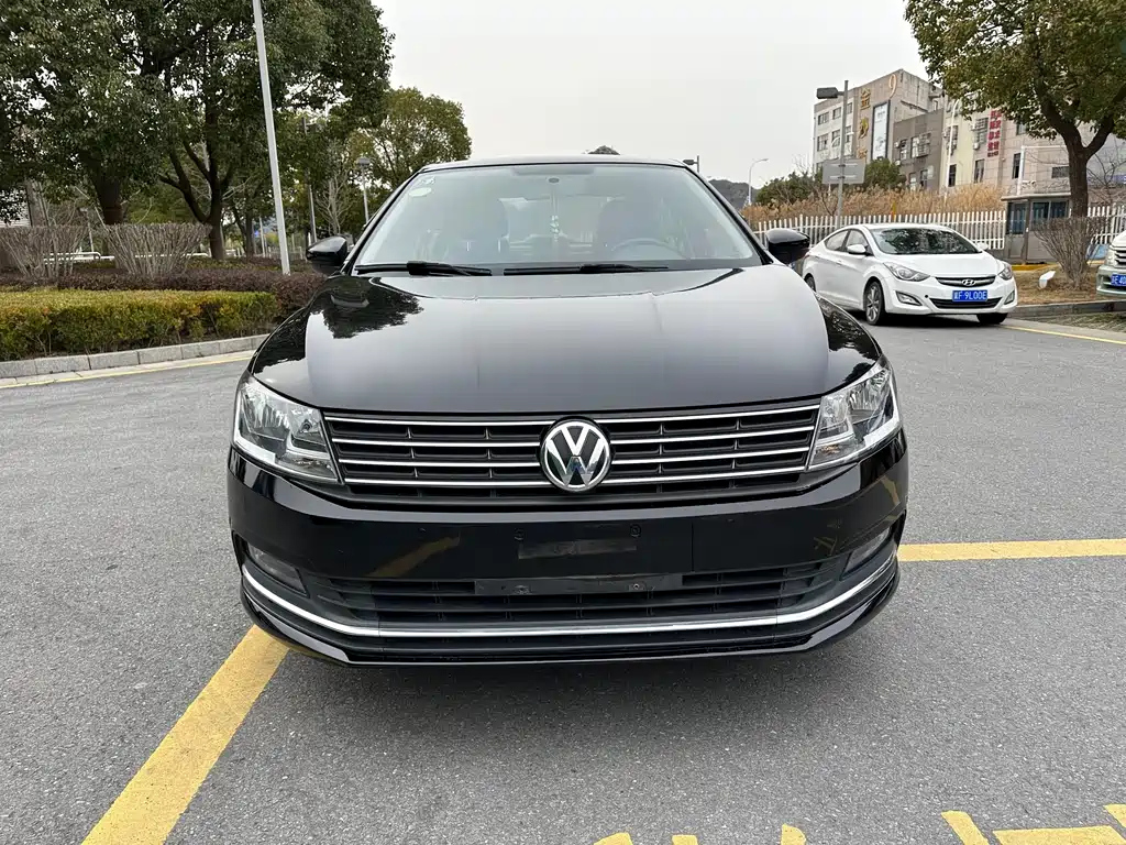 VOLKSWAGEN LAVIDA 2018