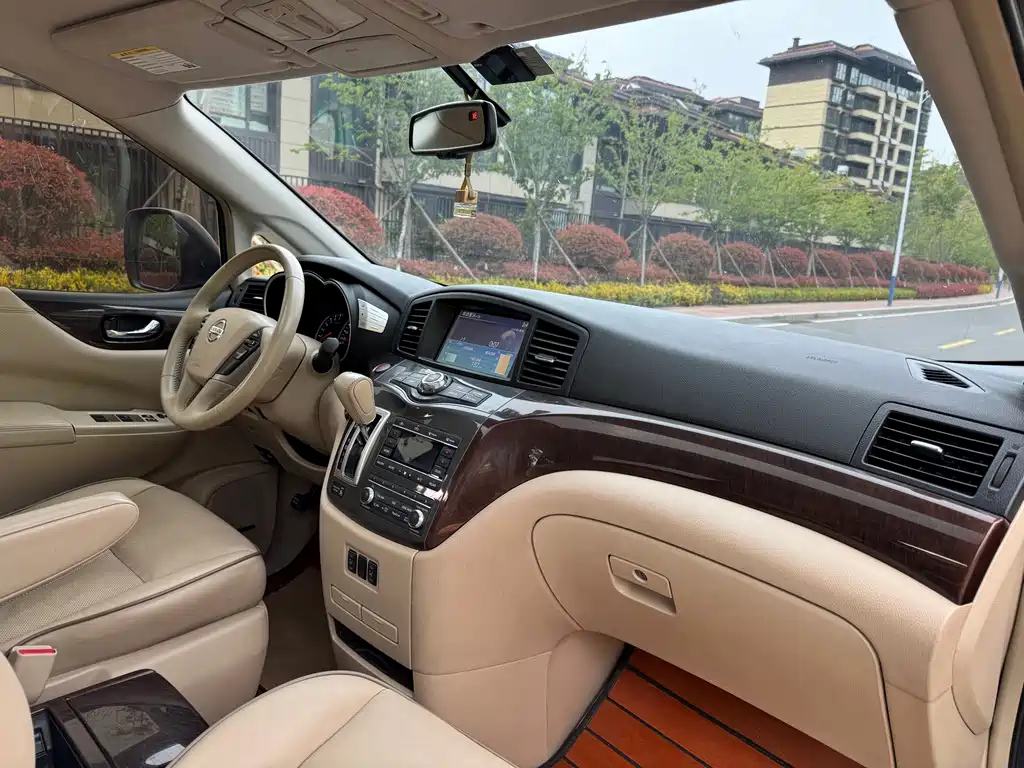 NISSAN QUEST 2014