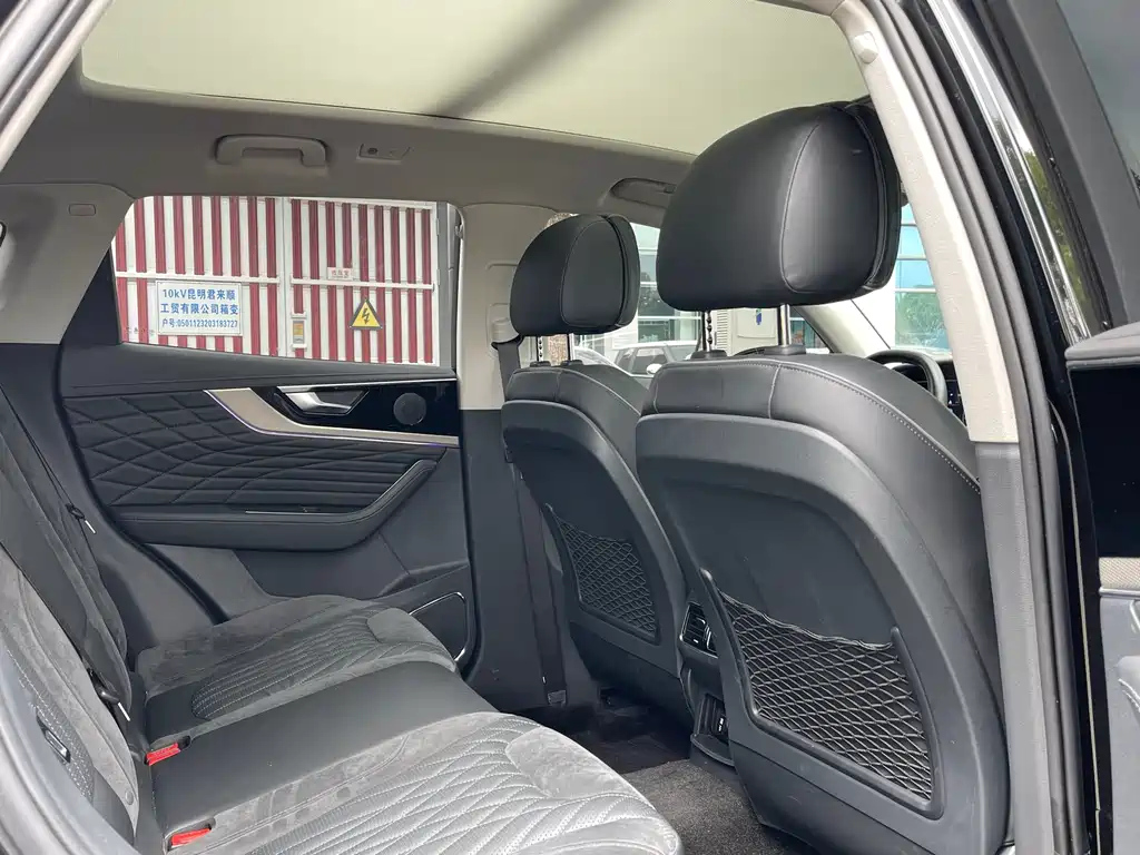 HONGQI HS5 2022
