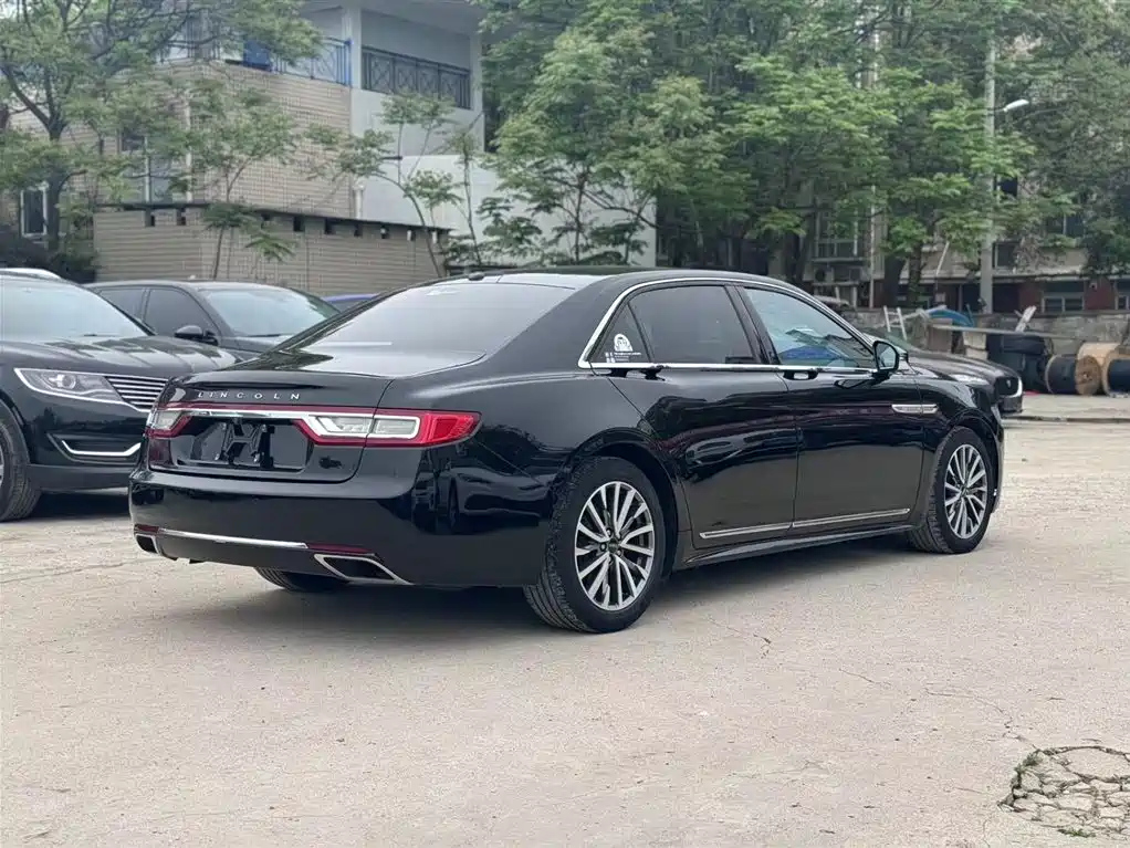 LINCOLN CONTINENTAL 2018