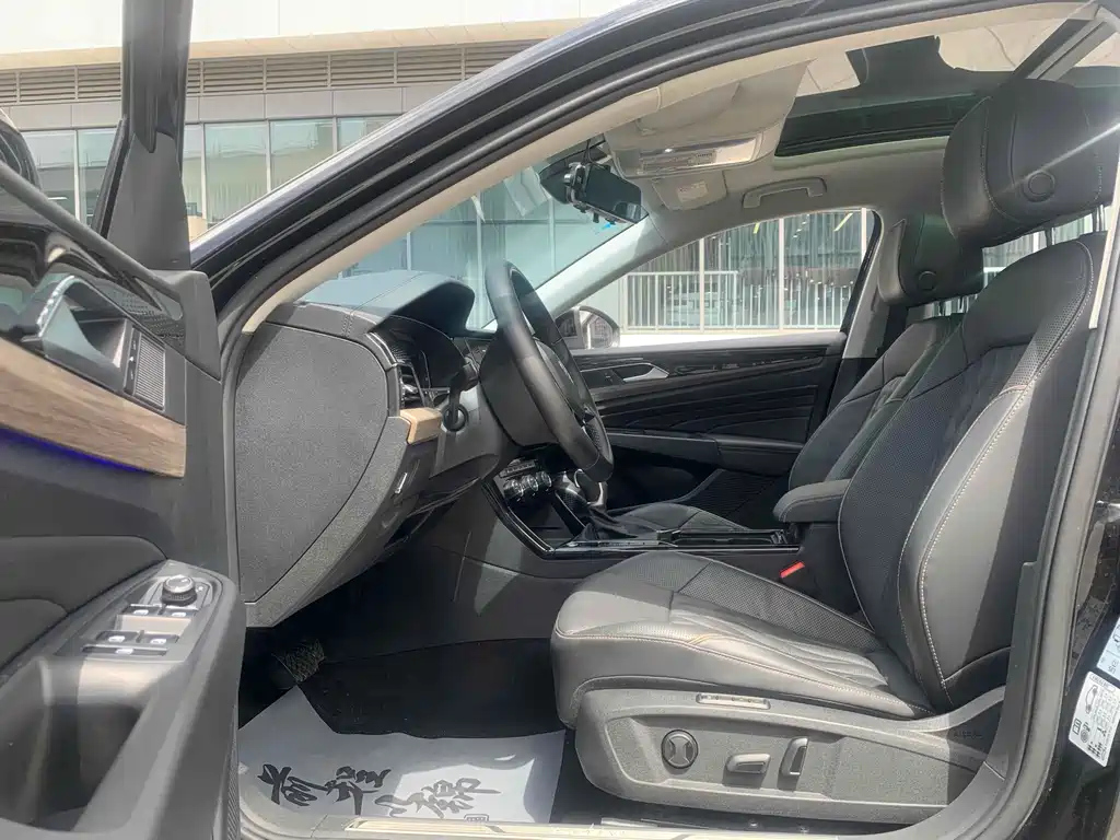 VOLKSWAGEN PASSAT 2020