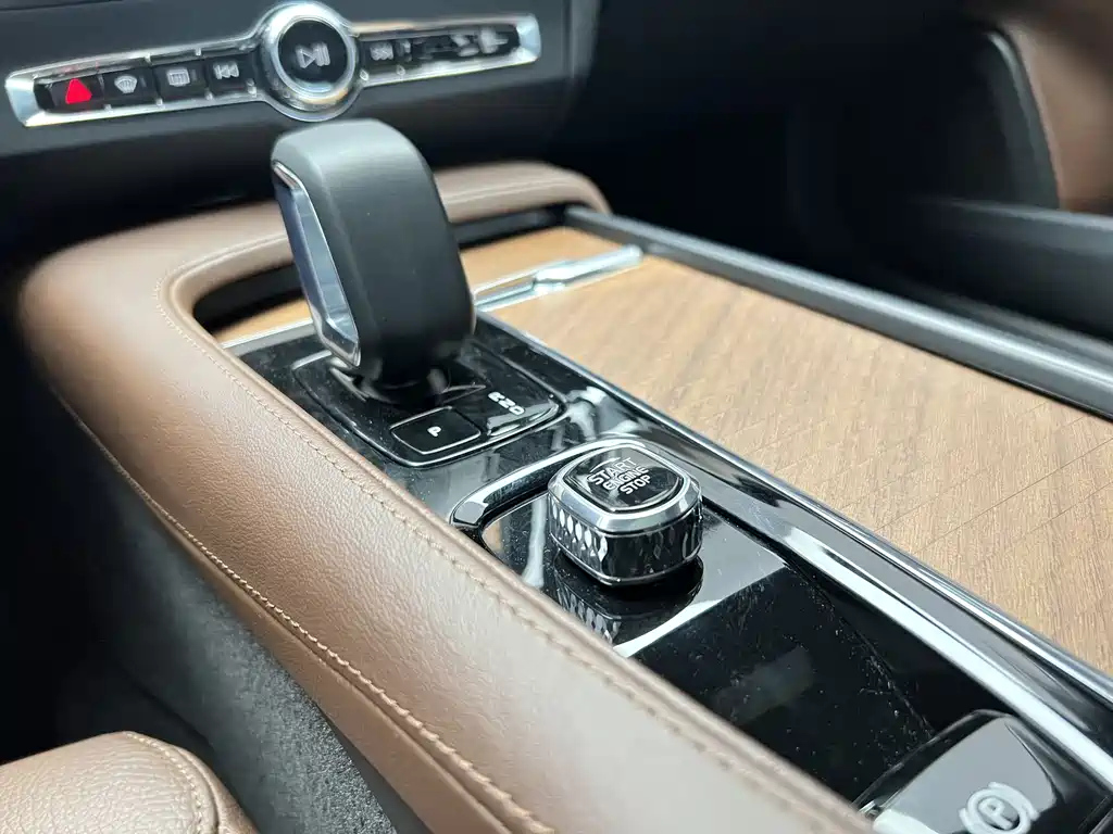 VOLVO S90 2022