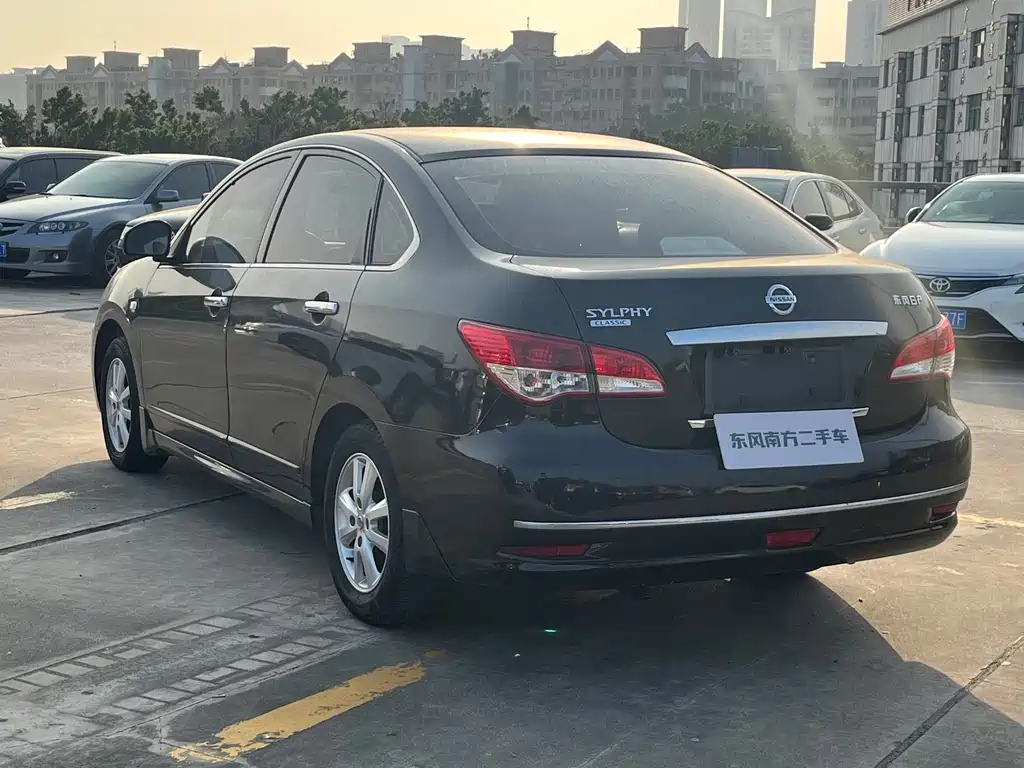 NISSAN SYLPHY 2015