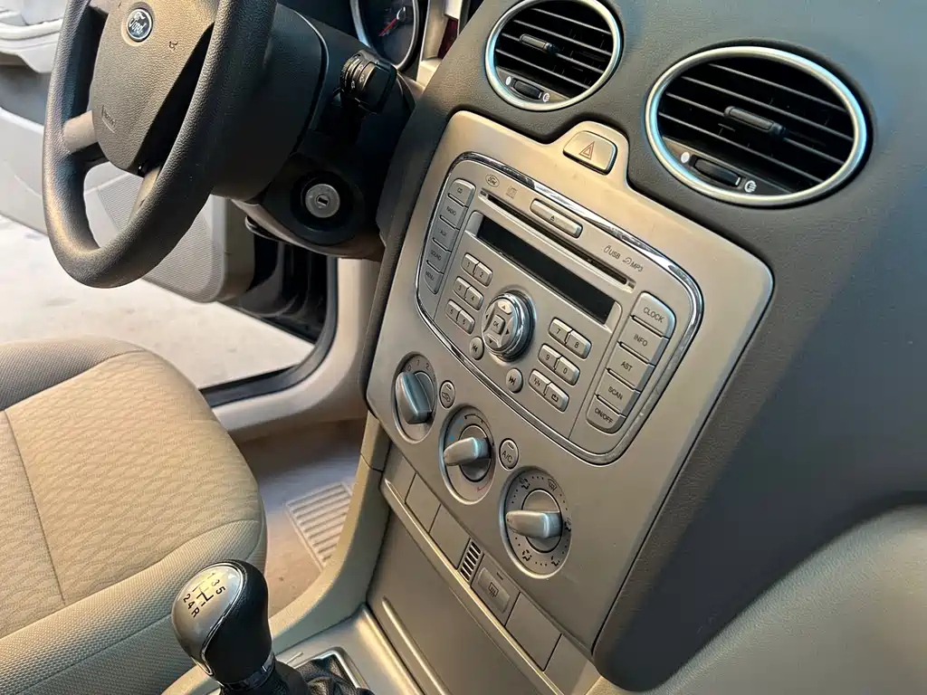 FORD FOCUS 2012