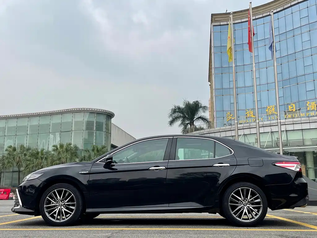 TOYOTA CAMRY 2021