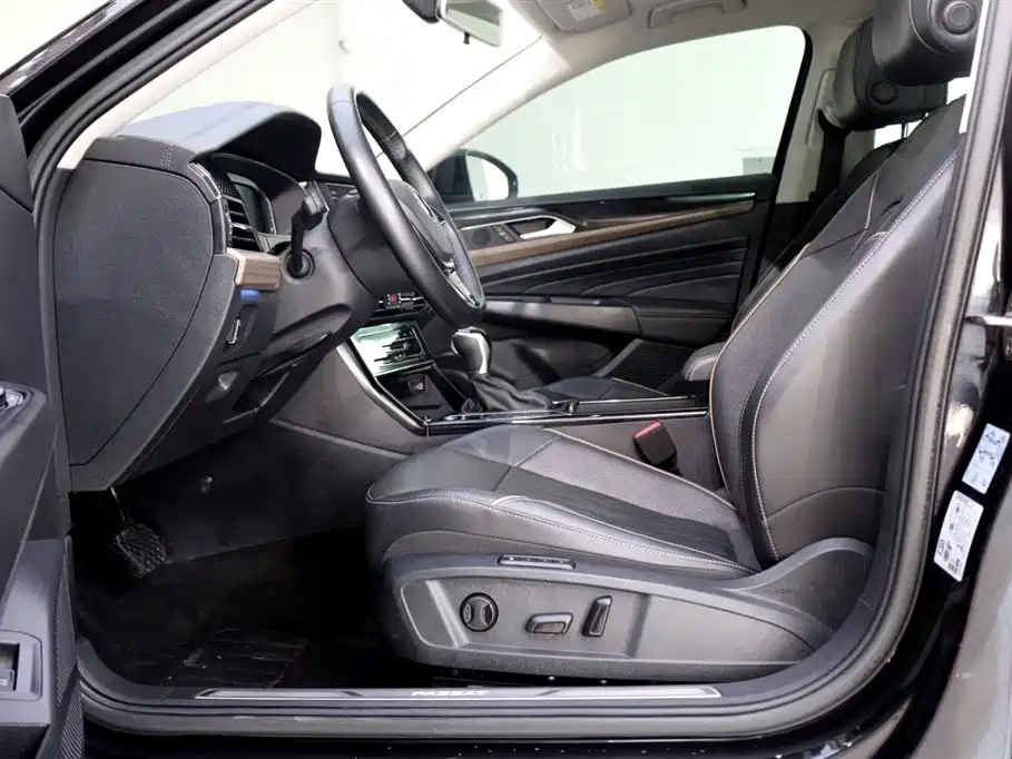 VOLKSWAGEN PASSAT 2021