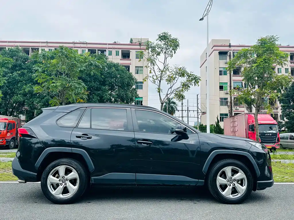 TOYOTA RAV4 RONGFANG 2020
