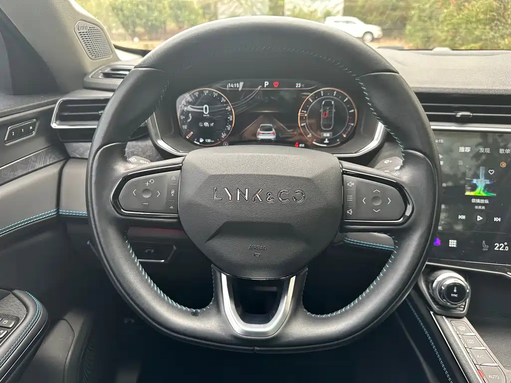 LYNK&CO 05 2020