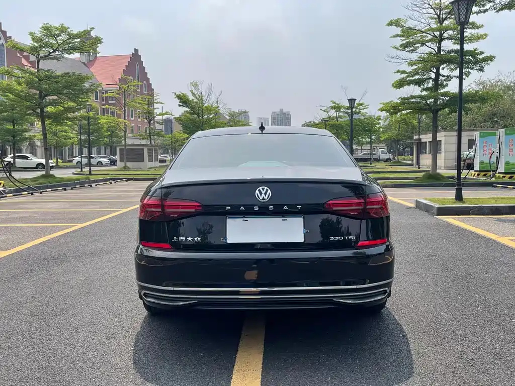 VOLKSWAGEN PASSAT 2020