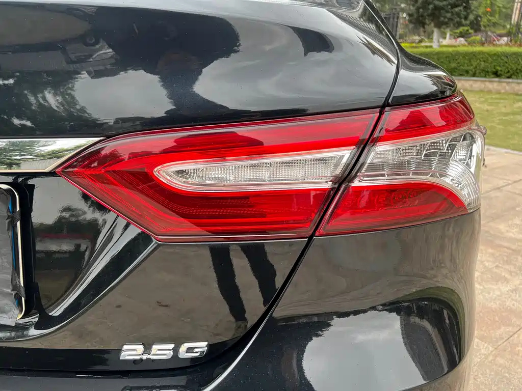 TOYOTA CAMRY 2019