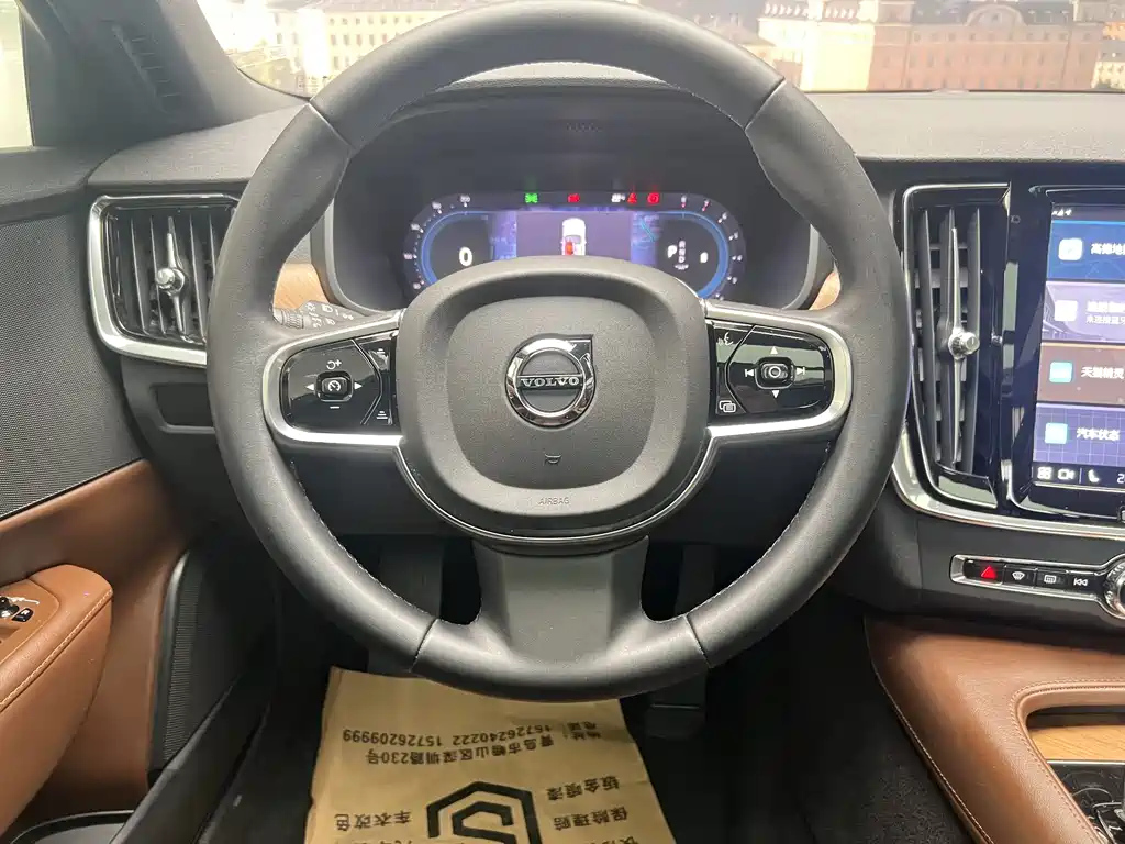 VOLVO S90 2022