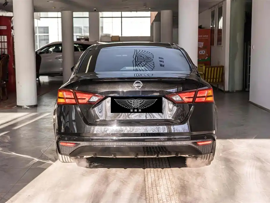 NISSAN TEANA 2022