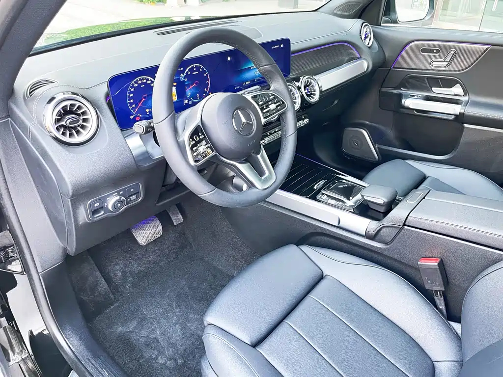 MERCEDES BENZ GLB 2023
