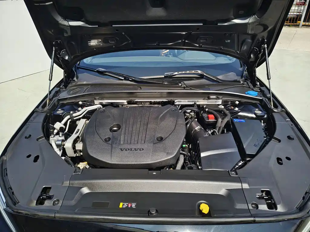 VOLVO S90 2022