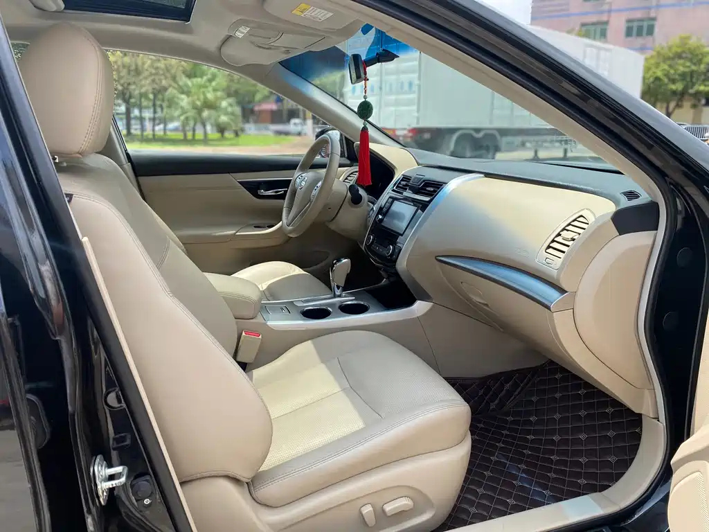 NISSAN TEANA 2016