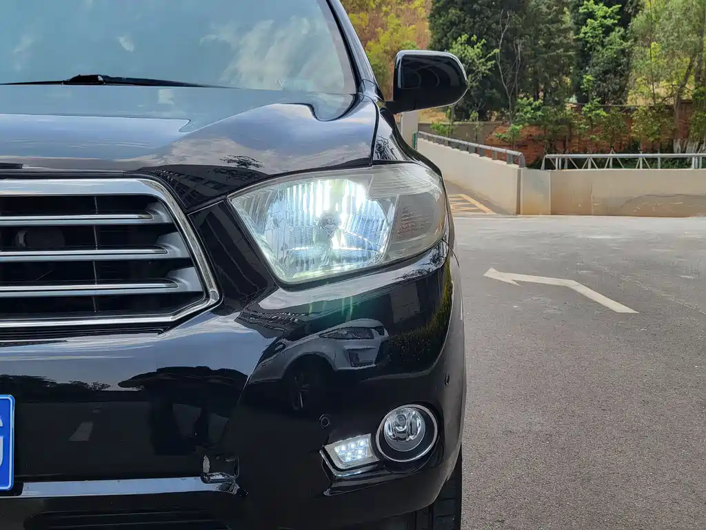 TOYOTA HIGHLANDER 2010