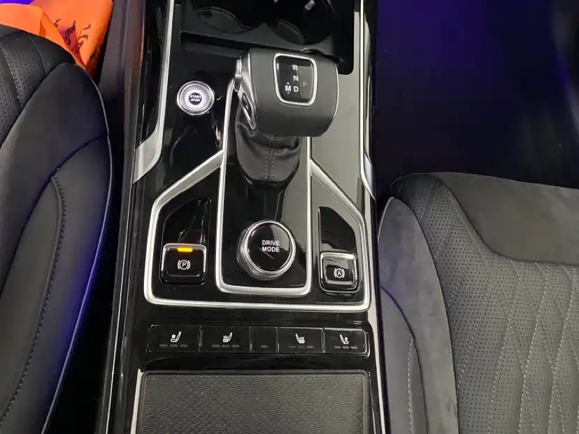 HONGQI HS5 2023