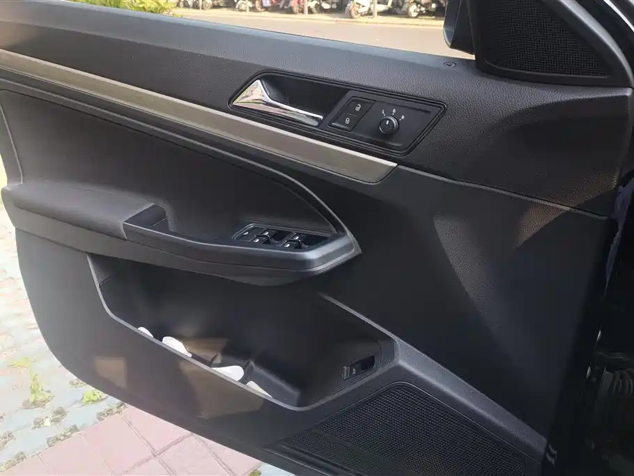 VOLKSWAGEN LAVIDA 2021