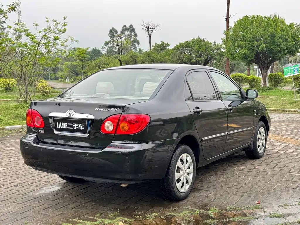 TOYOTA COROLLA 2010