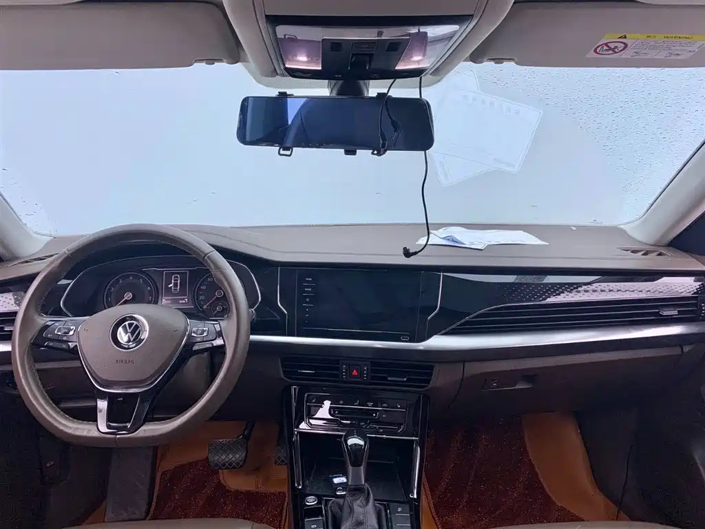 VOLKSWAGEN PASSAT 2021