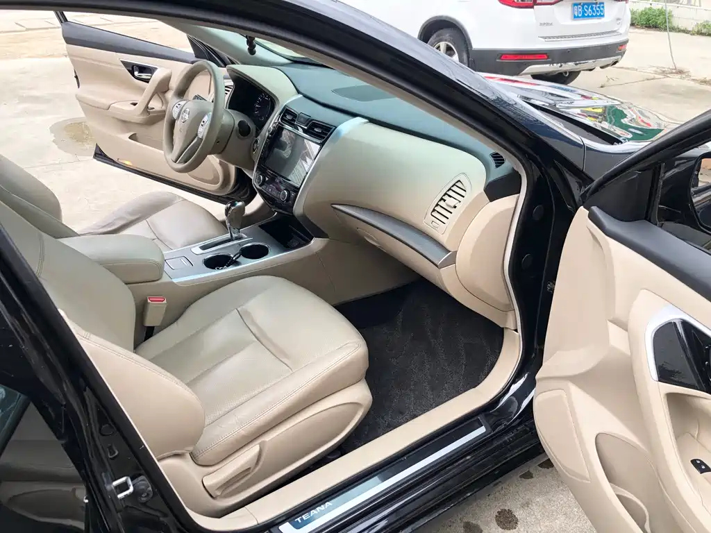 NISSAN TEANA 2018