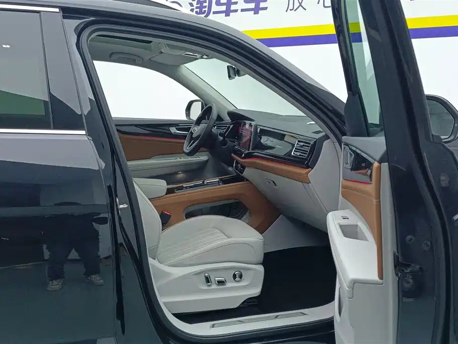 VOLKSWAGEN TOURAN 2022