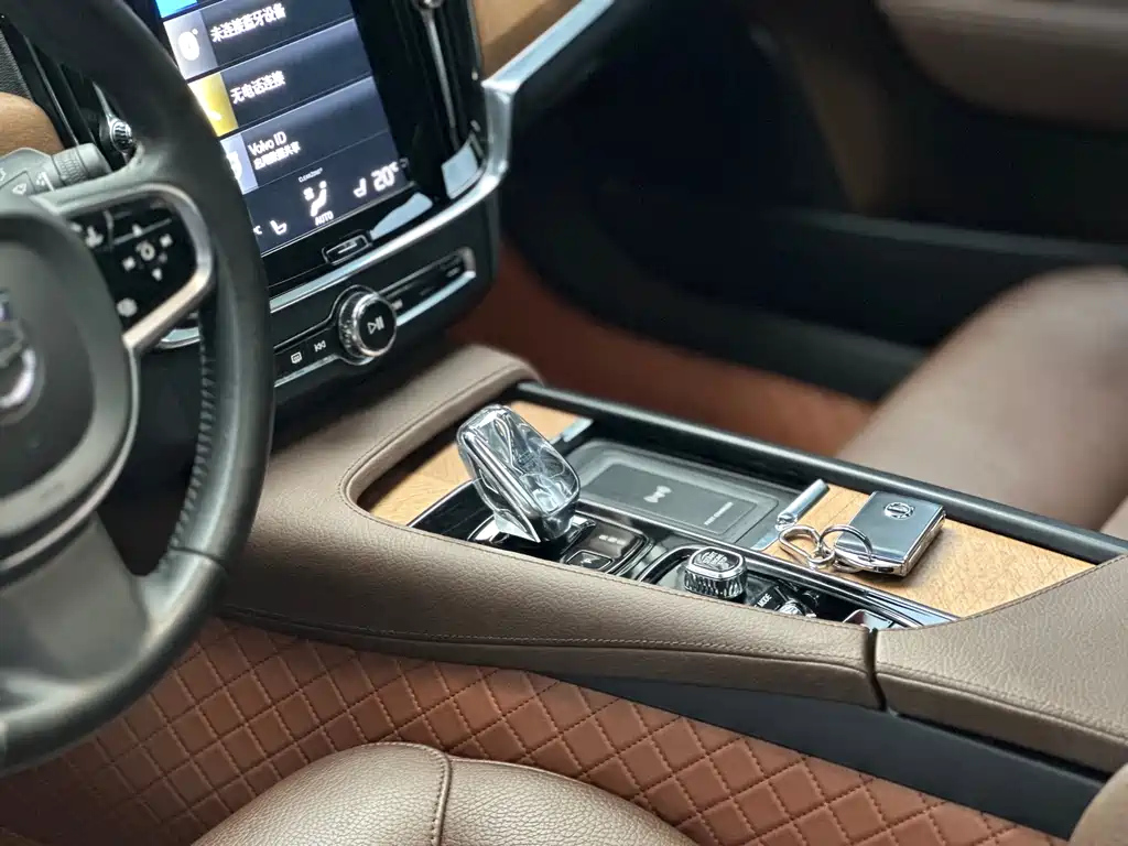 VOLVO S90 2021