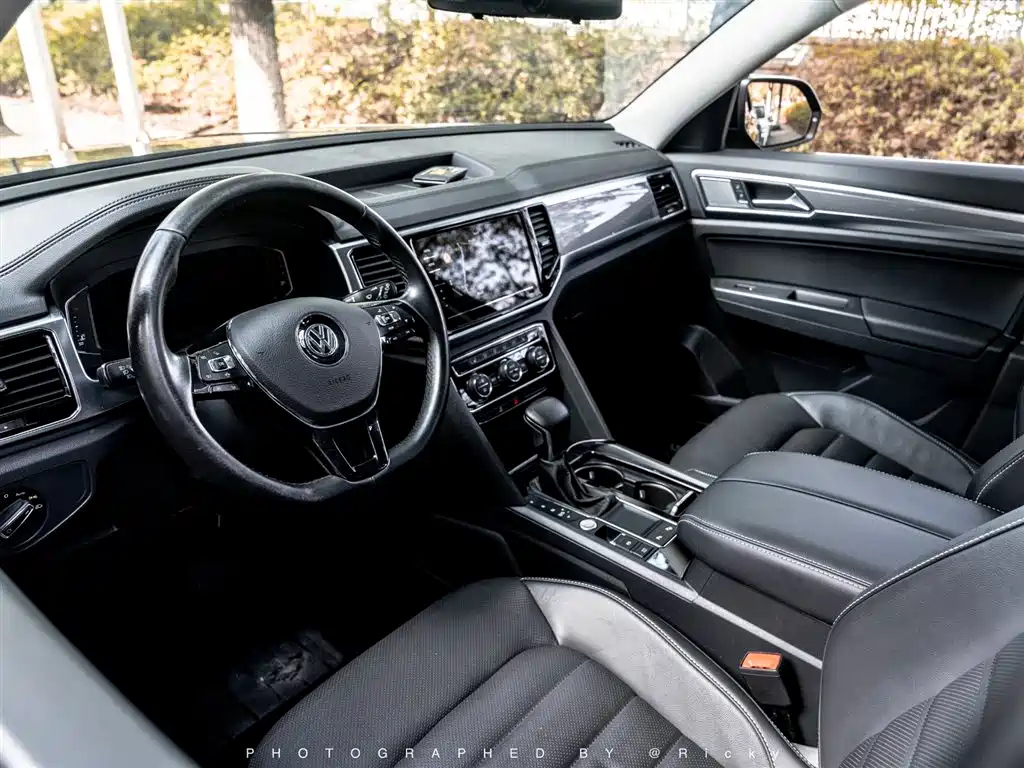 VOLKSWAGEN TOURAN 2020