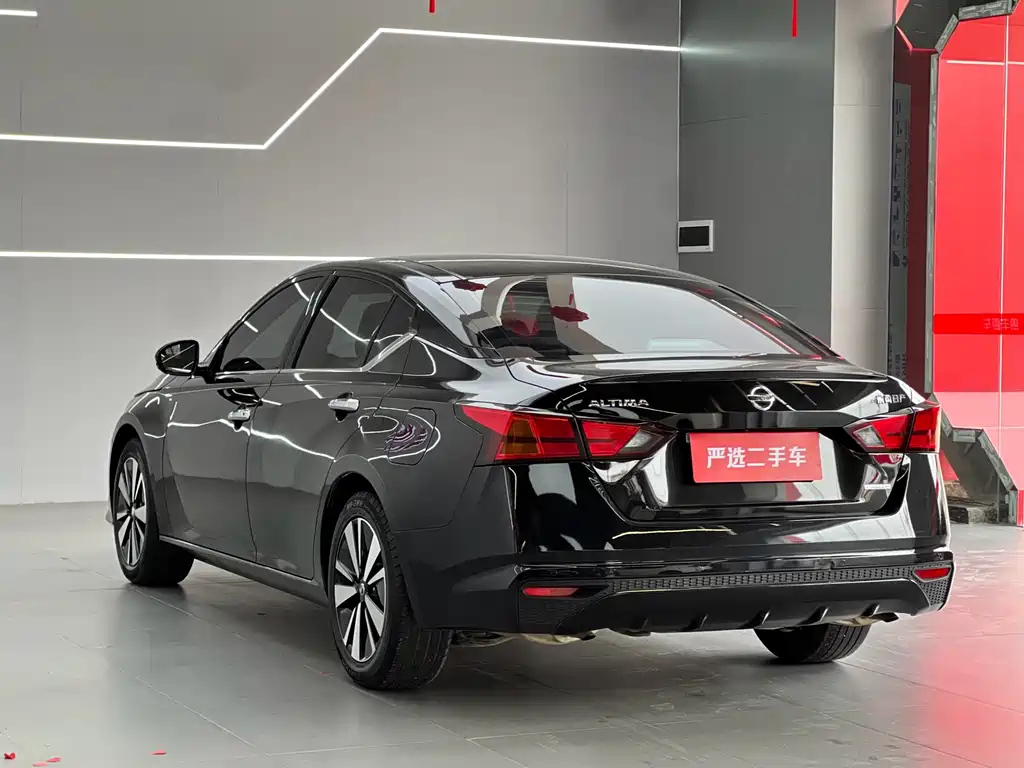 NISSAN TEANA 2022