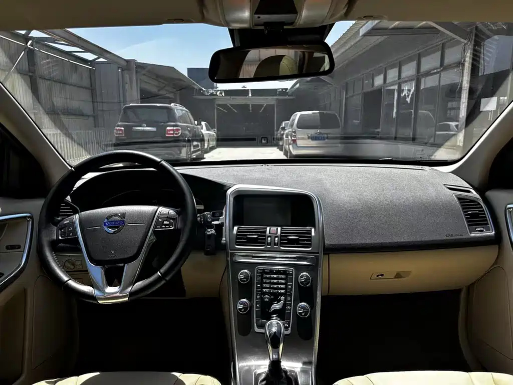 VOLVO XC60 IMPORT 2014