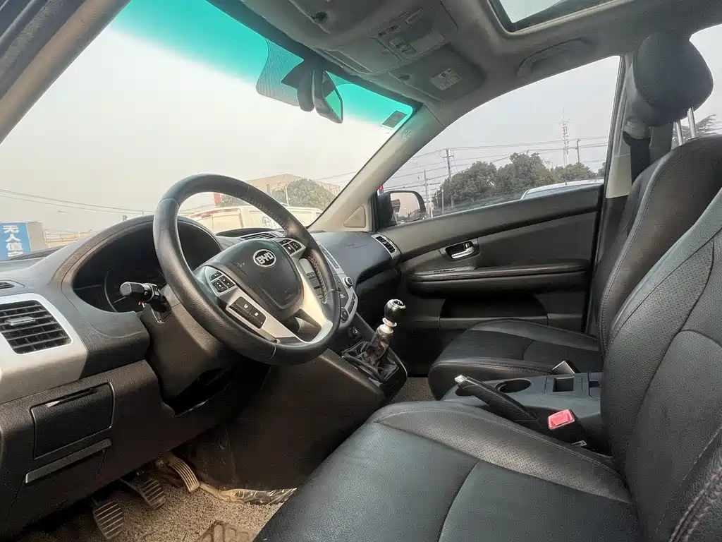 BYD S6 2014