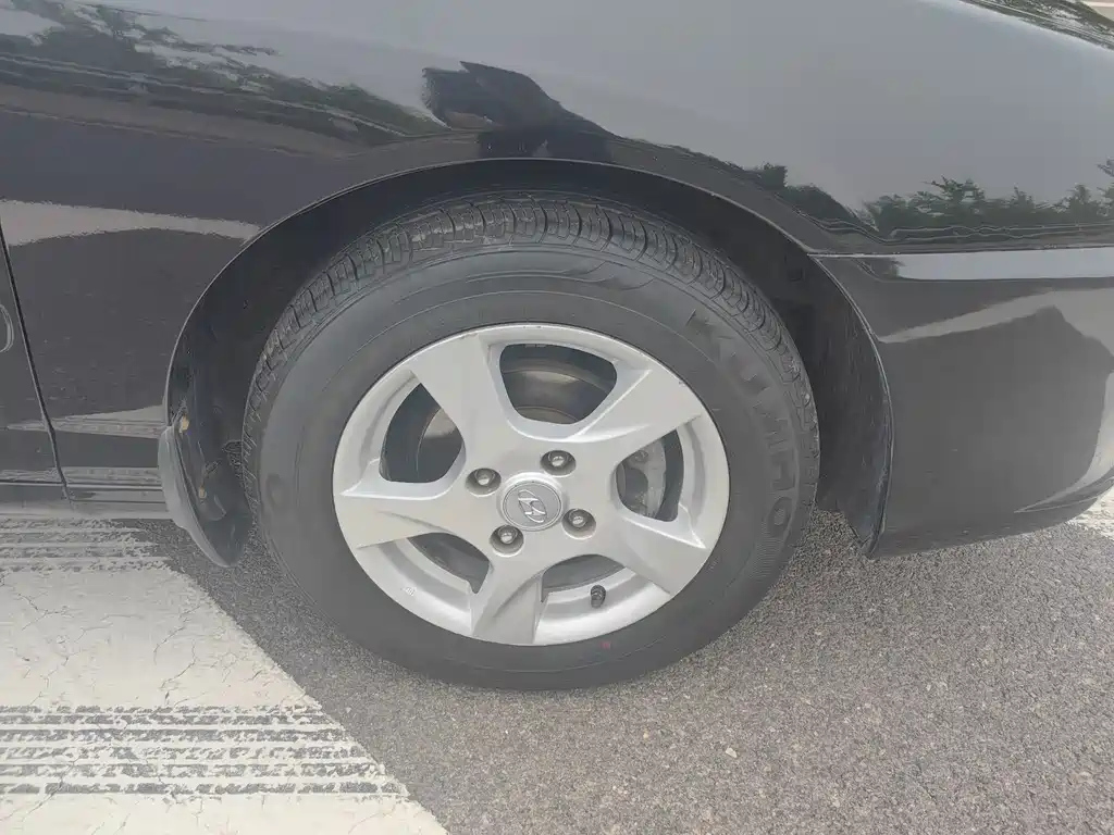 HYUNDAI ELANTRA 2011