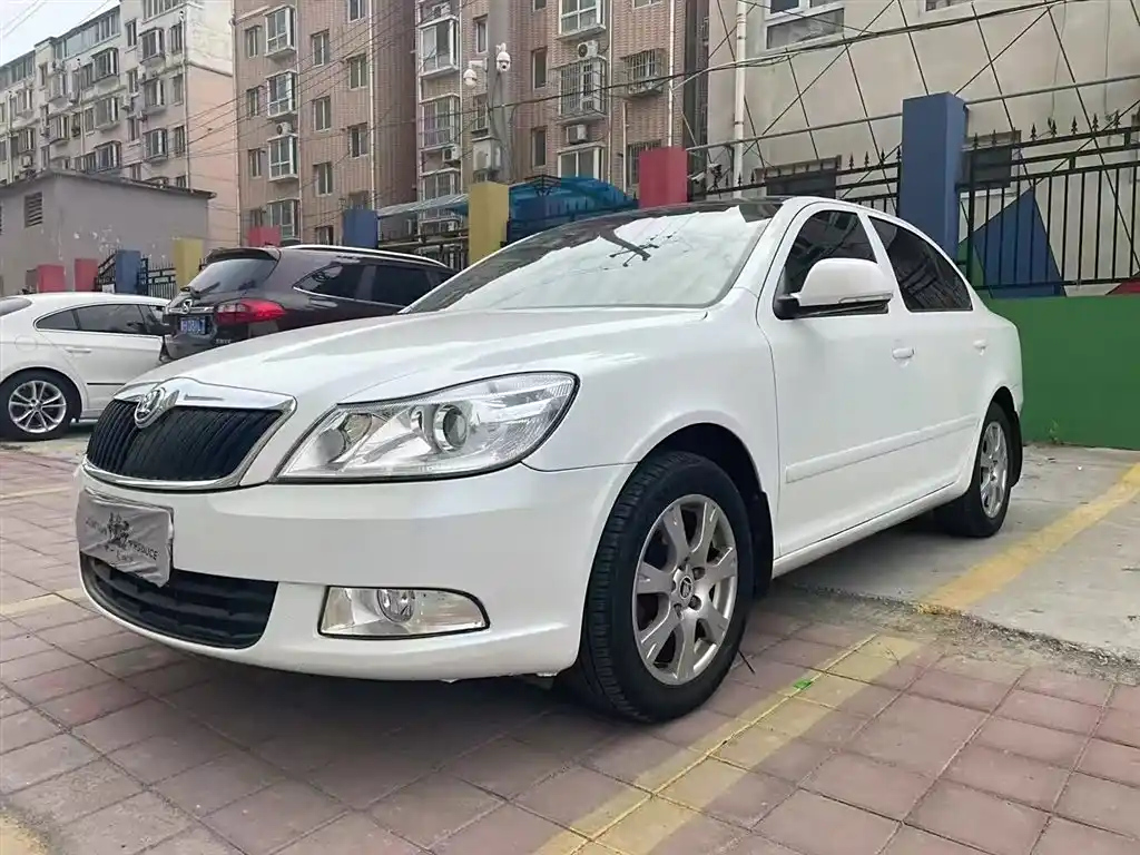SKODA OCTAVIA 2015