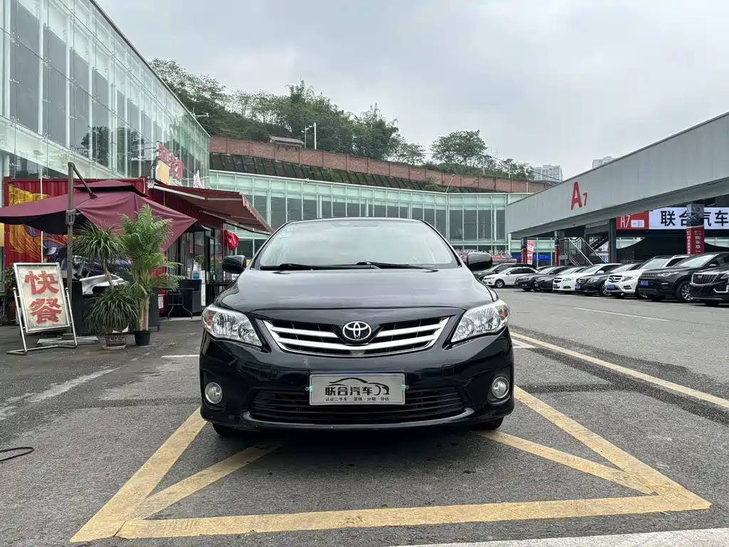 TOYOTA COROLLA 2011